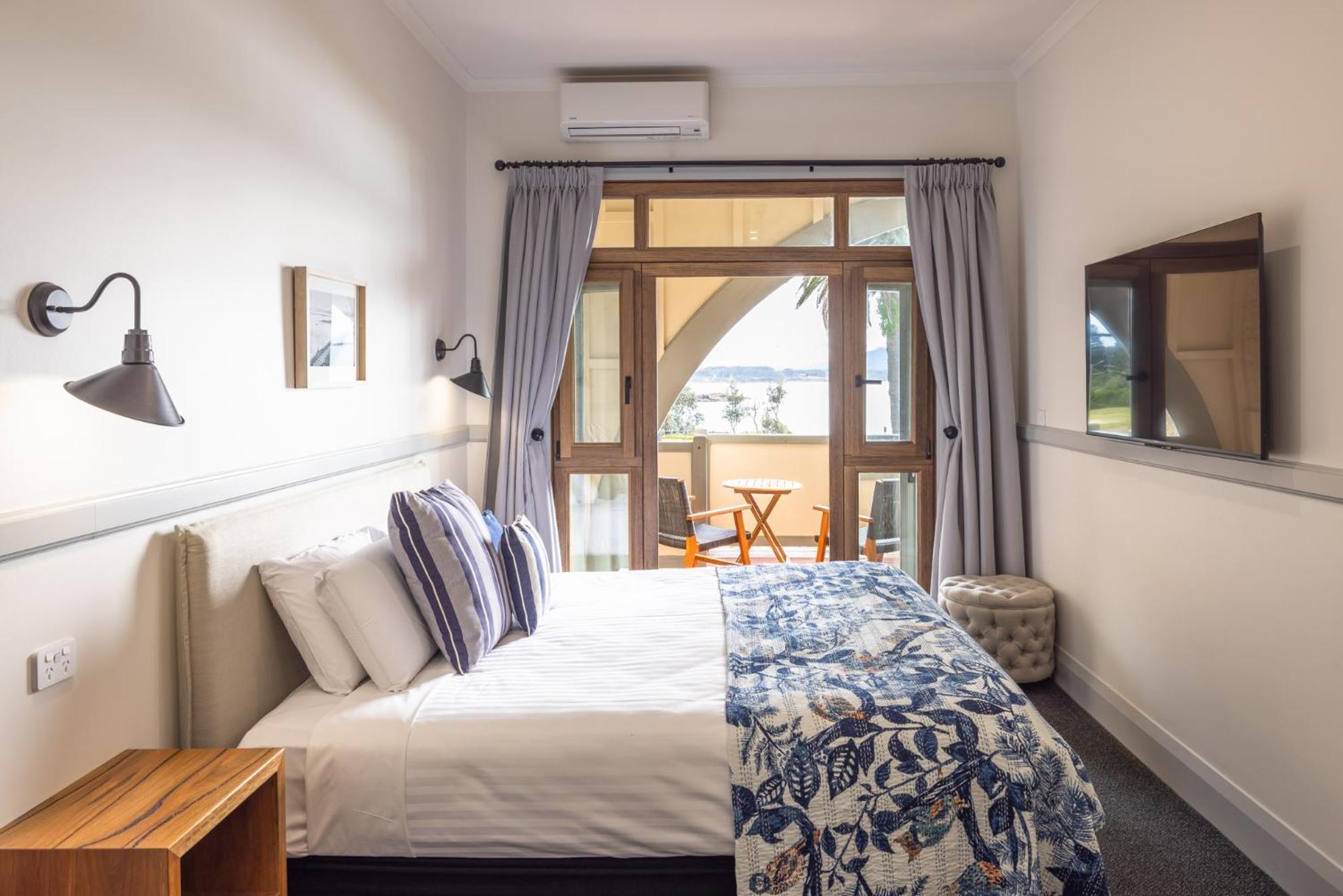 Bermagui Beach Hotel Room photo